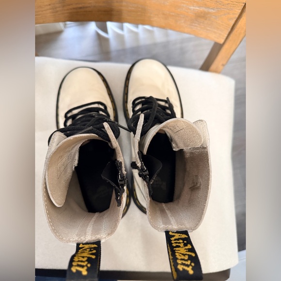 Dr. Martens Jadon Smooth Leather Platform Boots women size 7 - Picture 9 of 10